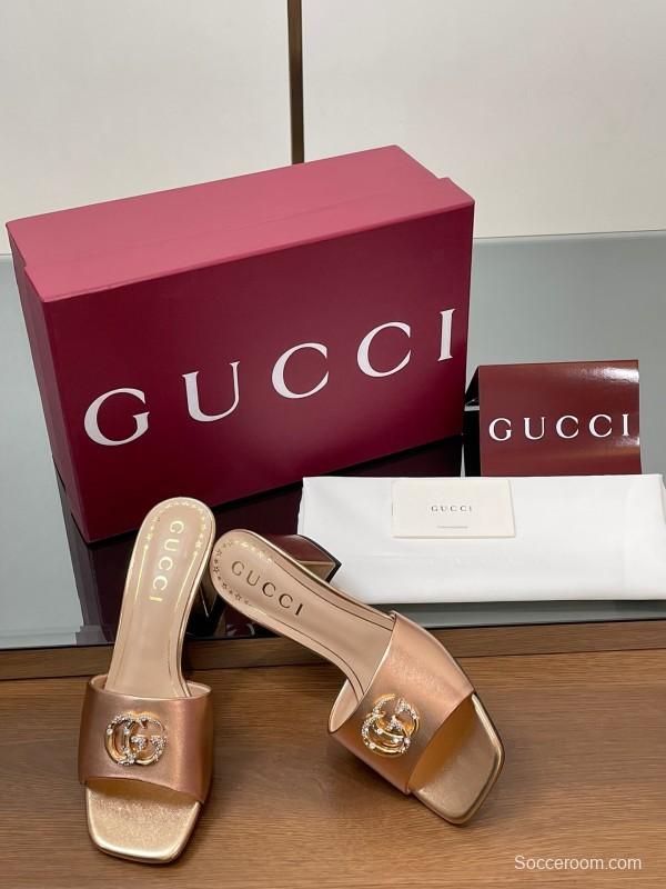 2025 Women Gucci Pink Leather Sandals GG Crystal Buckle LY00280