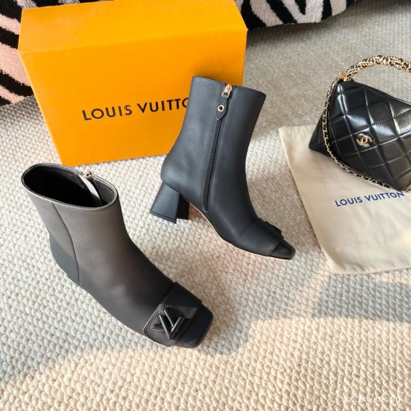 2024 Women Louis Vuitton Black Leather Ankle Boots MJ00420