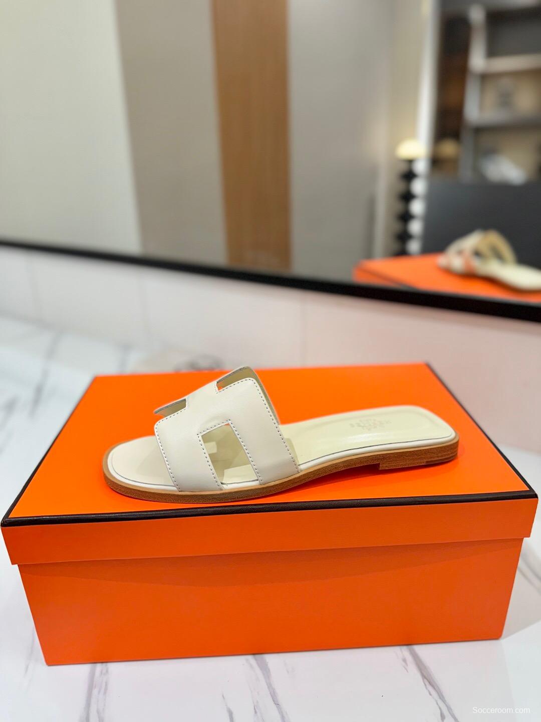 2025 Women Hermès Beige Leather Slippers