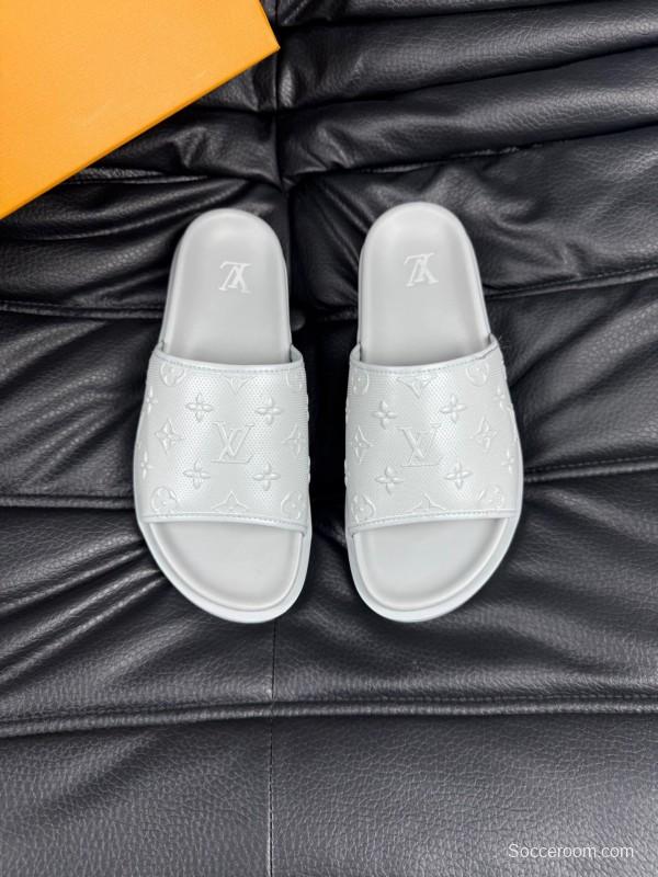 2025 Unisex Louis Vuitton White Leather Slippers AS00170