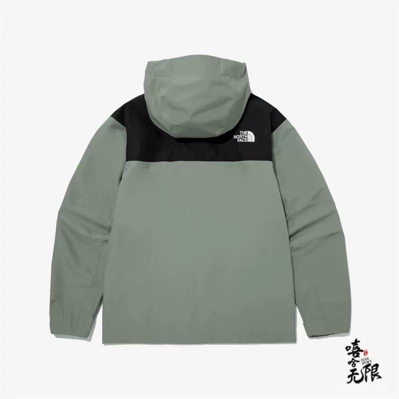 2025 The North Face Summit Series Technical Jacket - Cream/Black Colorblock with Dual-Zip Design