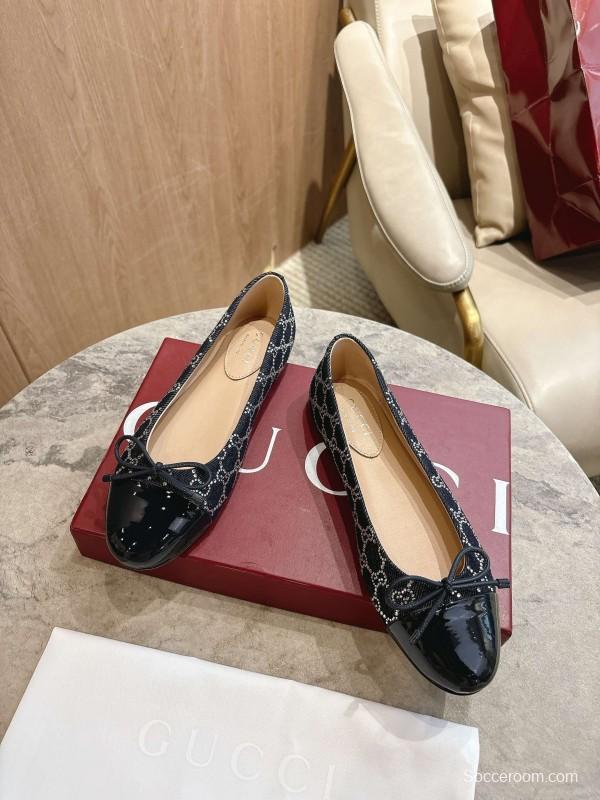 Gucci Women's Ballet Flats with Shiny GG Denim and Leather Bow - LY00330