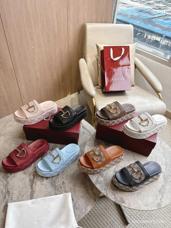 Gucci Women's Sandals with Horsebit Detail and Gold Hardware - LY00270