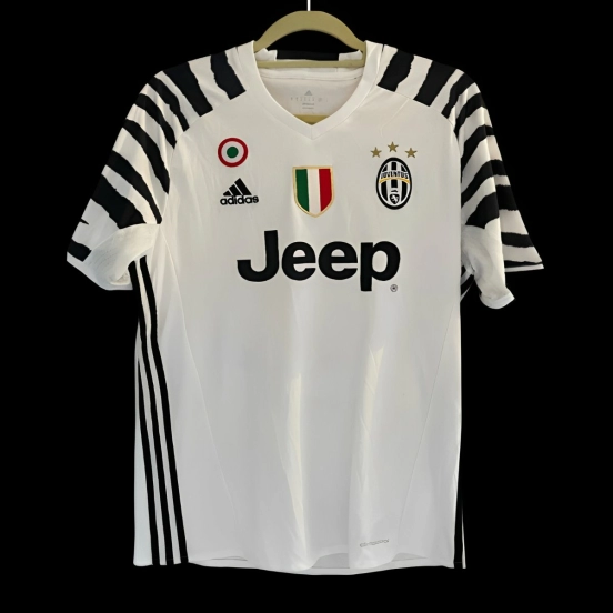 Retro 16/17 Juventus Third Jersey
